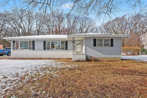 833 Winslow Court Norton Shores City MI 49441