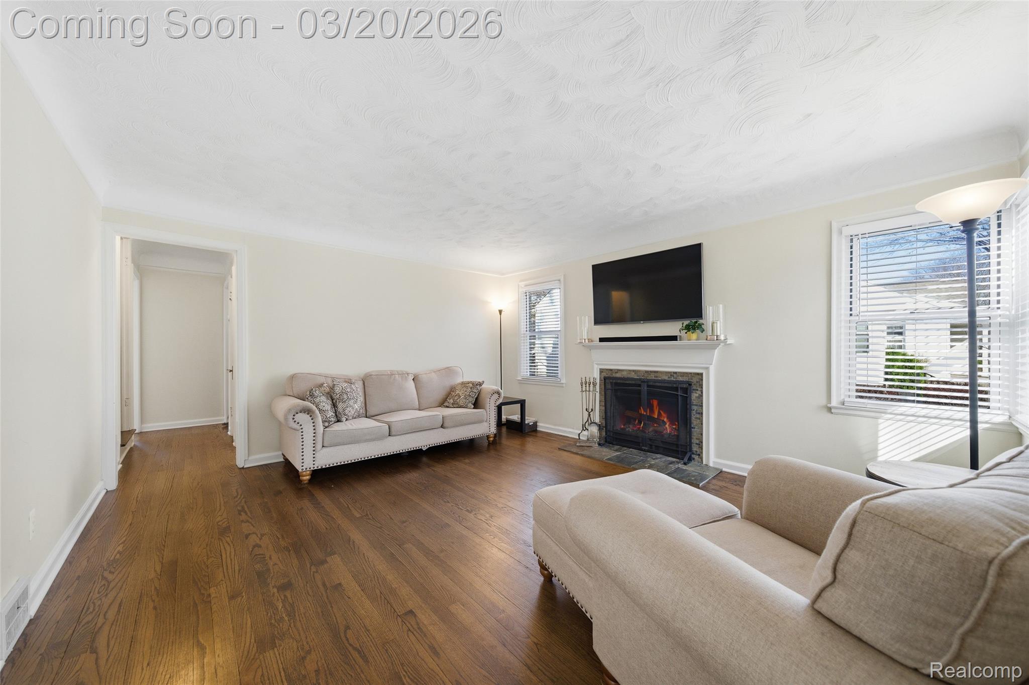 405 N Altadena Avenue