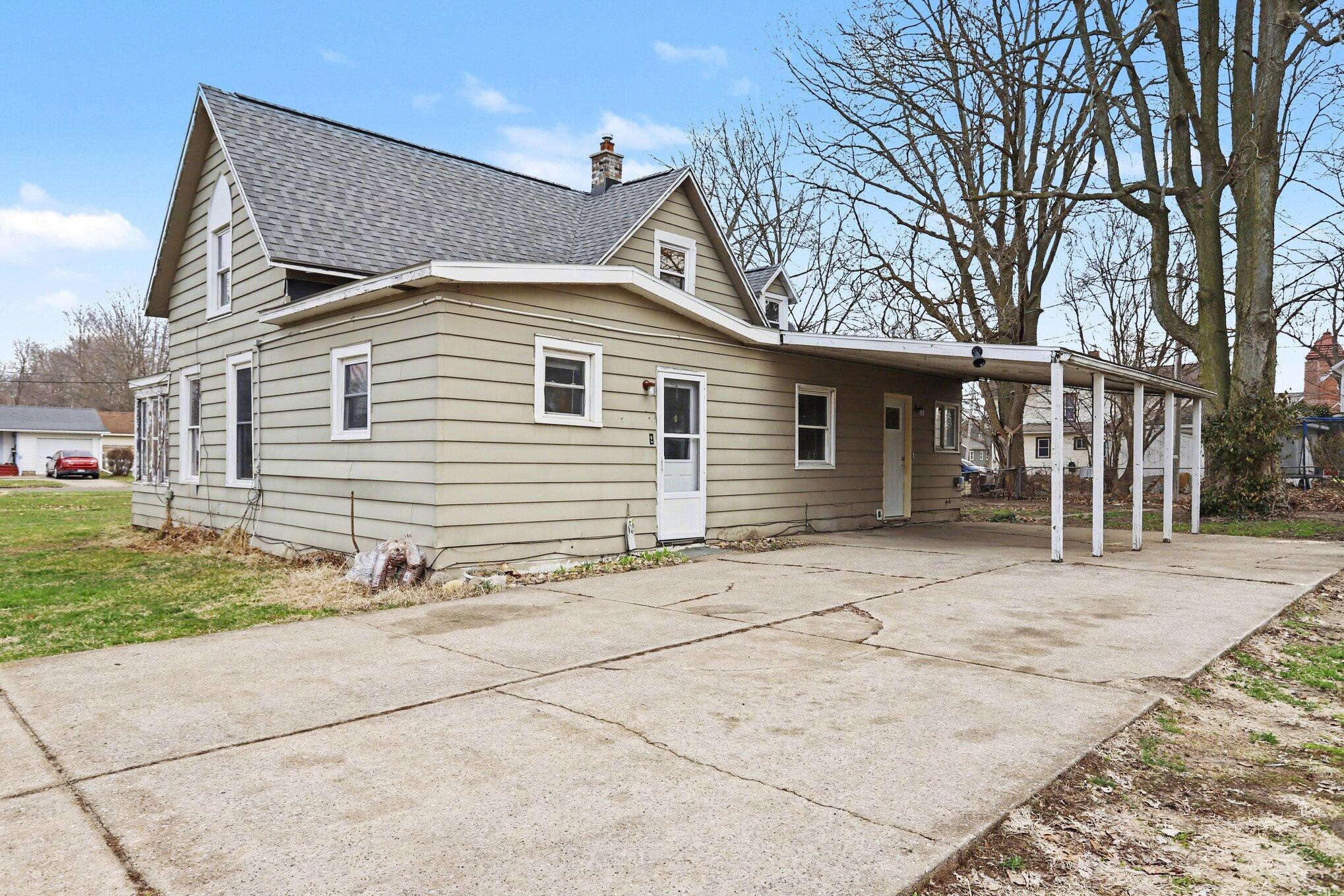 210 W Bennett Street