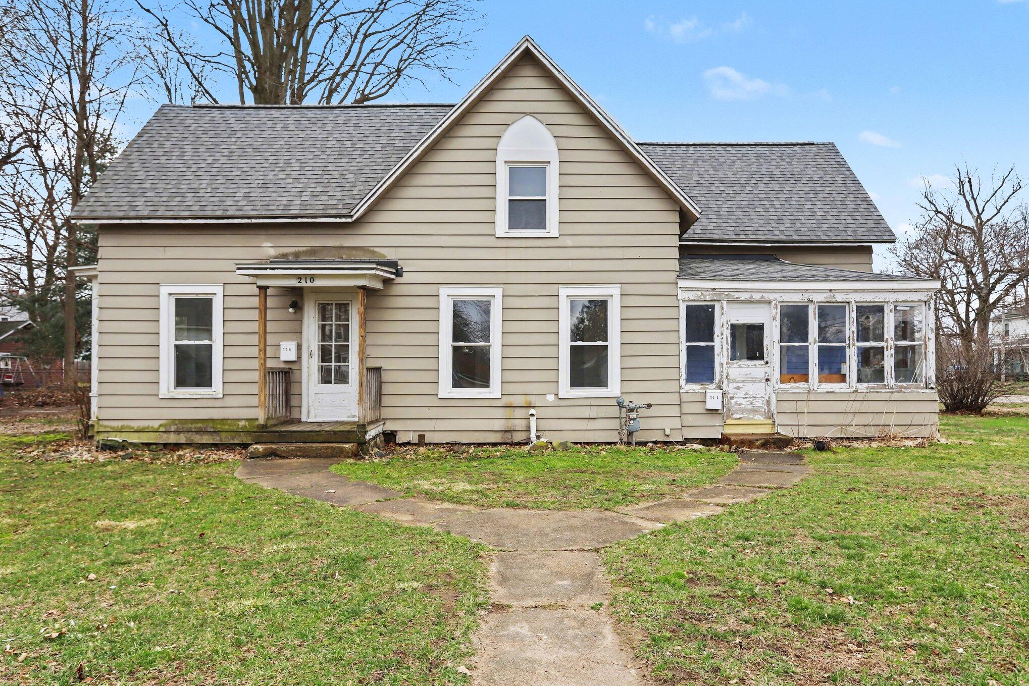 210 W Bennett Street