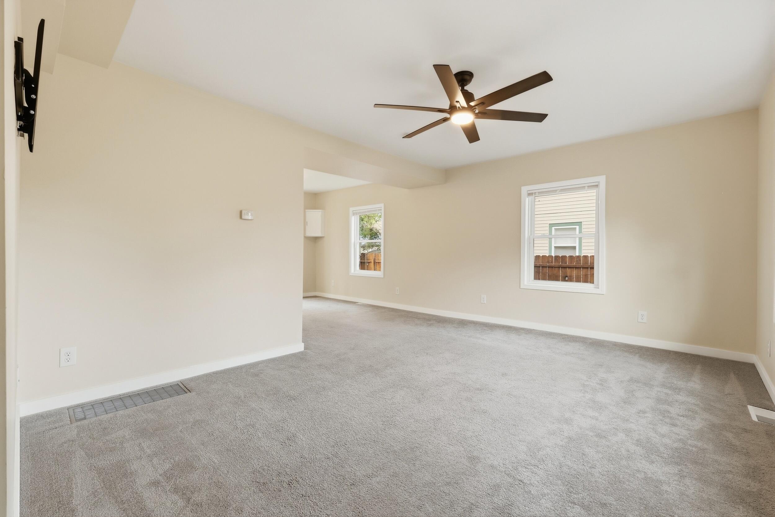 516 Lay Boulevard