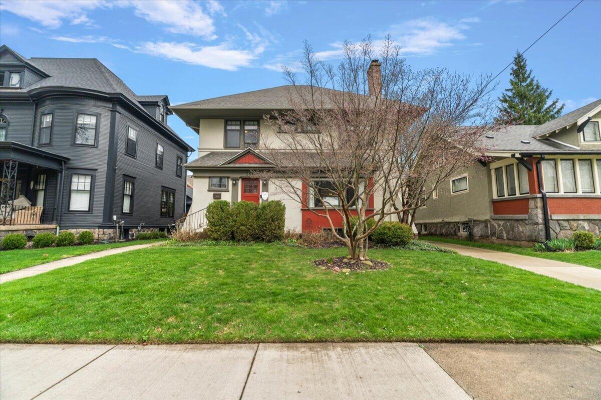 566 Prospect Avenue SE