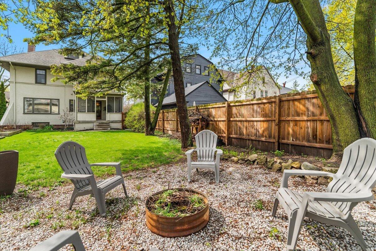 566 Prospect Avenue SE