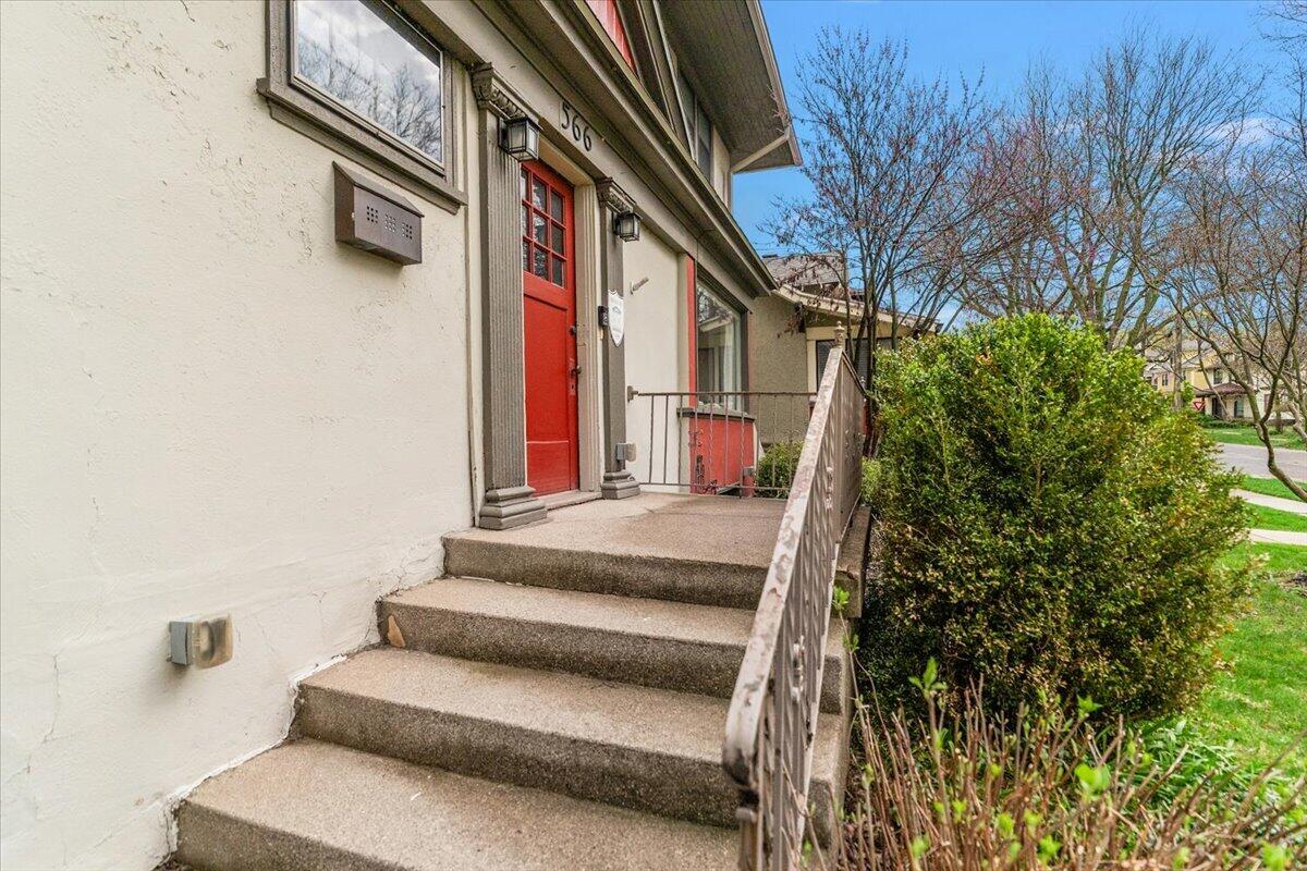 566 Prospect Avenue SE
