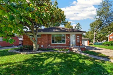 Photo of 2258 Saint Joseph Street, West Bloomfield Charter Township, MI 48324 (MLS # 20261085093)