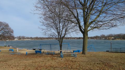 A home in WaterfordCharterTownship_Oakland