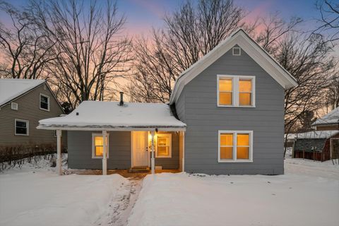 1238 Broadway Benton Harbor City MI 49022