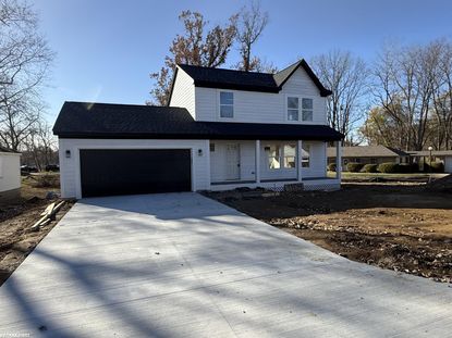 1108 Tecumseh Ave, Waterford, MI 48327