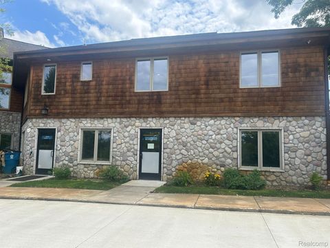 15045 DIXIE HWY C Groveland Township MI 48442