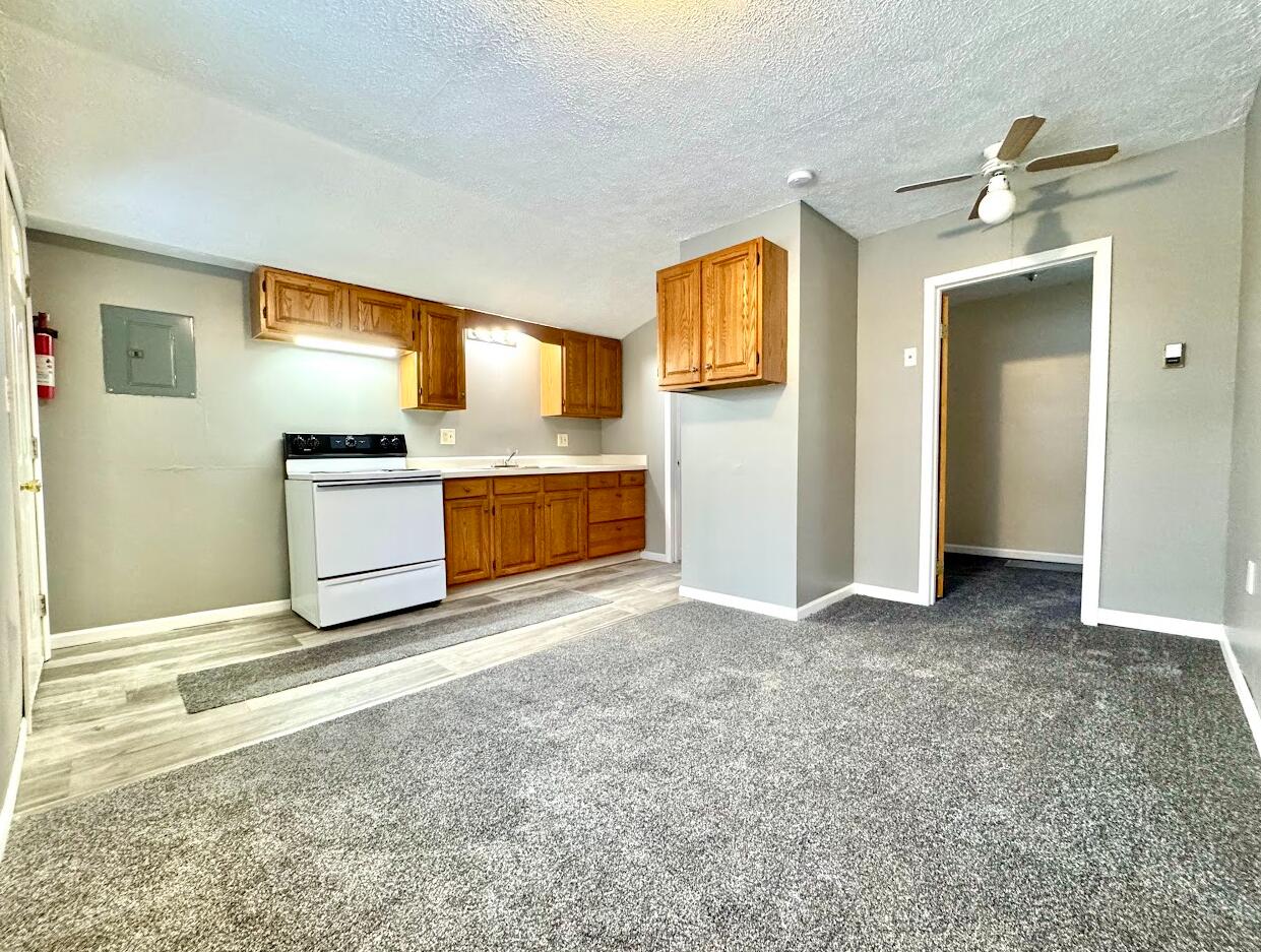 Galesburg City, Michigan 49053, United States, 5 Bedrooms Bedrooms, ,Residential,Active,171046