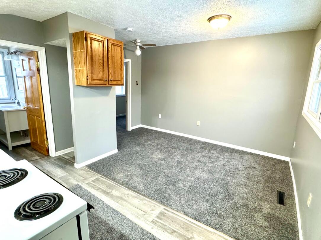 Galesburg City, Michigan 49053, United States, 5 Bedrooms Bedrooms, ,Residential,Active,171046