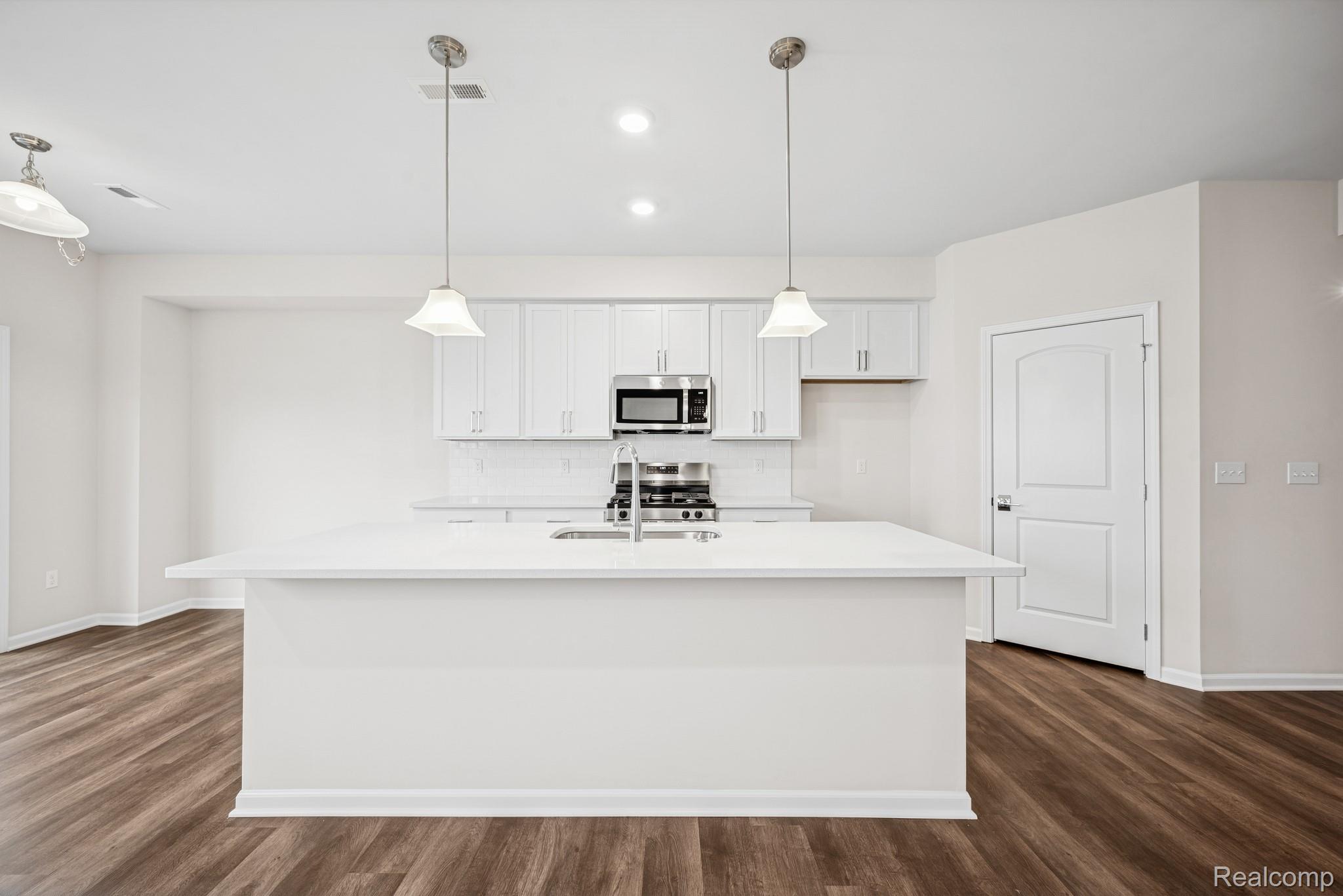 1905 Salt Springs Drive