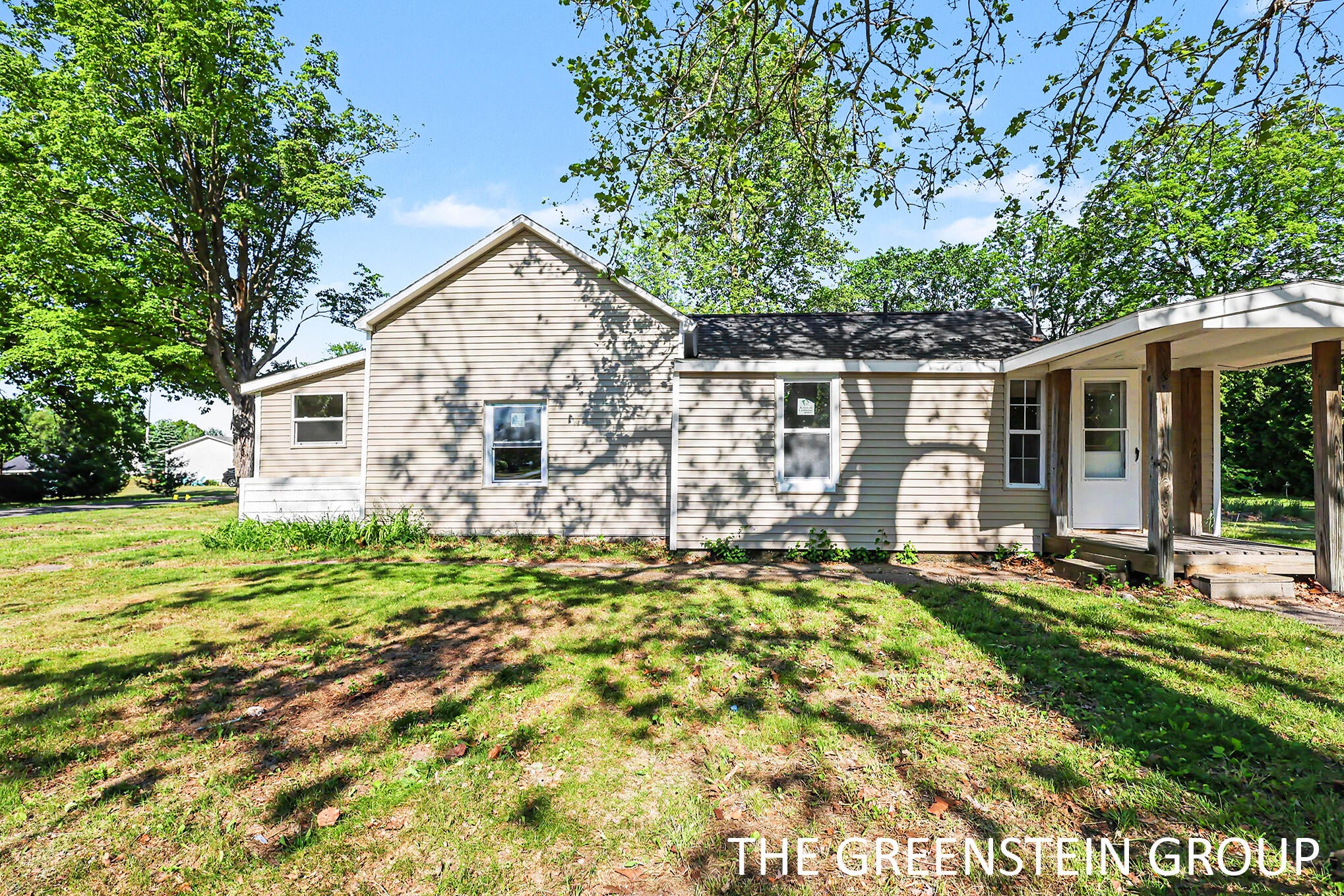 301 E North Street