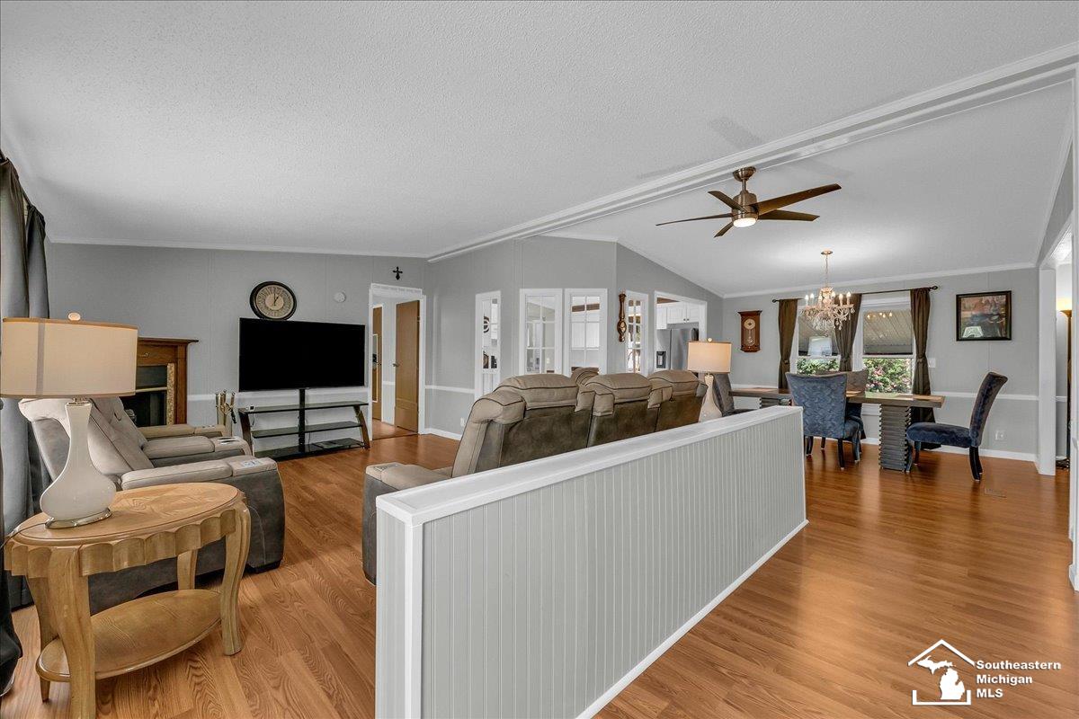 6682 Congress Street