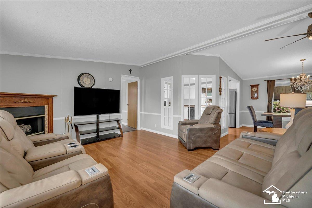 6682 Congress Street