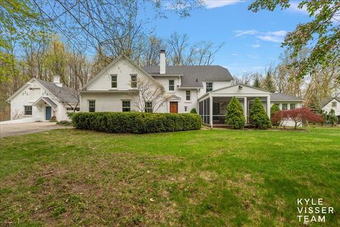 2630 Reeds Lake Court SE East Grand Rapids City Kent MI 49506