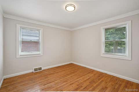 Tiny photo for 15237 Warwick Avenue, Allen Park City, MI 48101 (MLS # 20261066820)