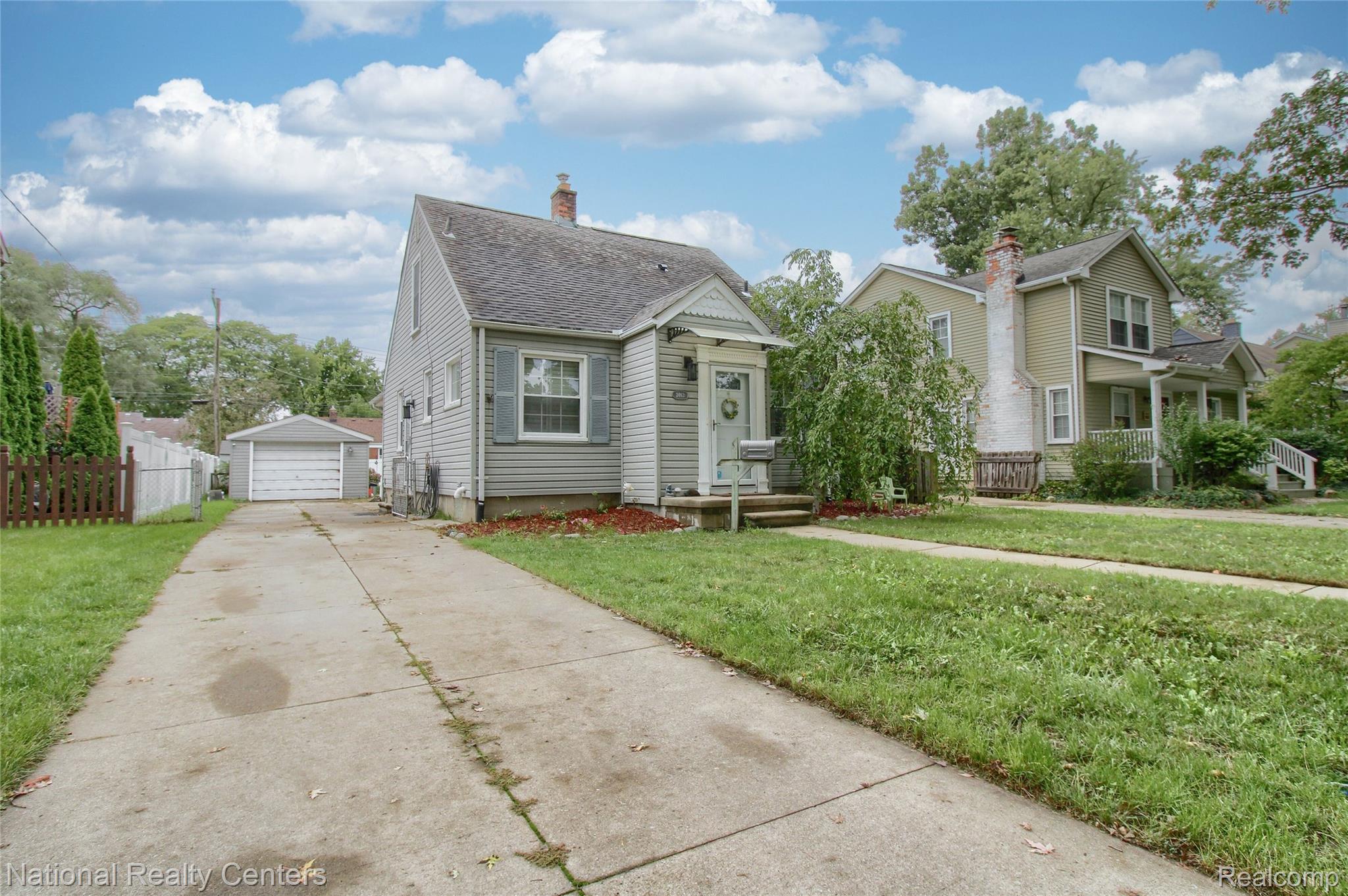2463 Cummings Avenue