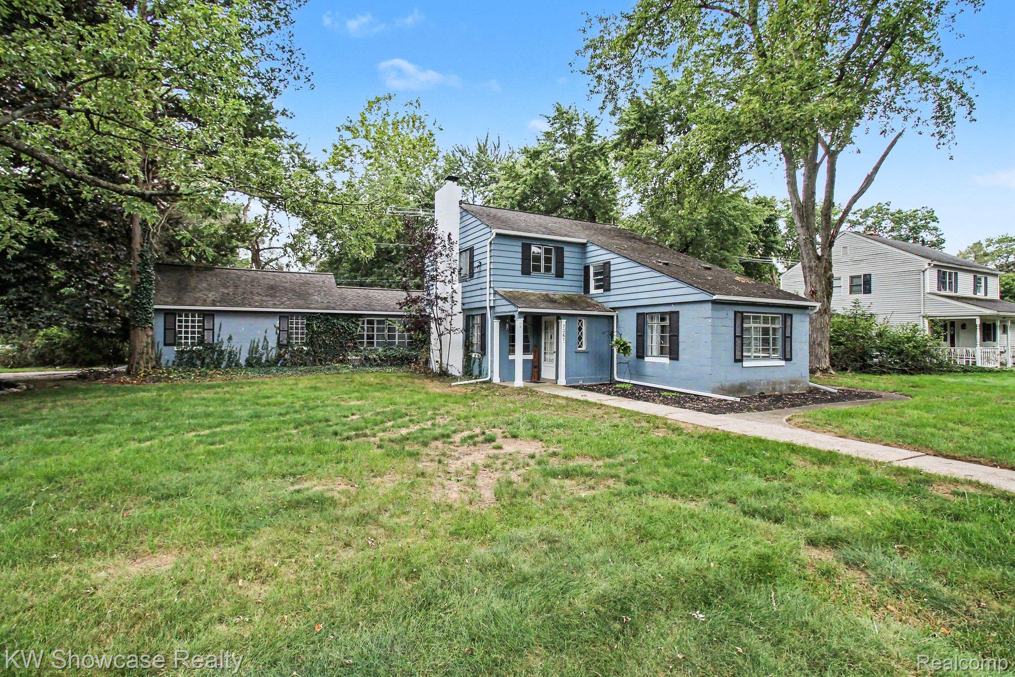 7361 Honeysuckle Road
