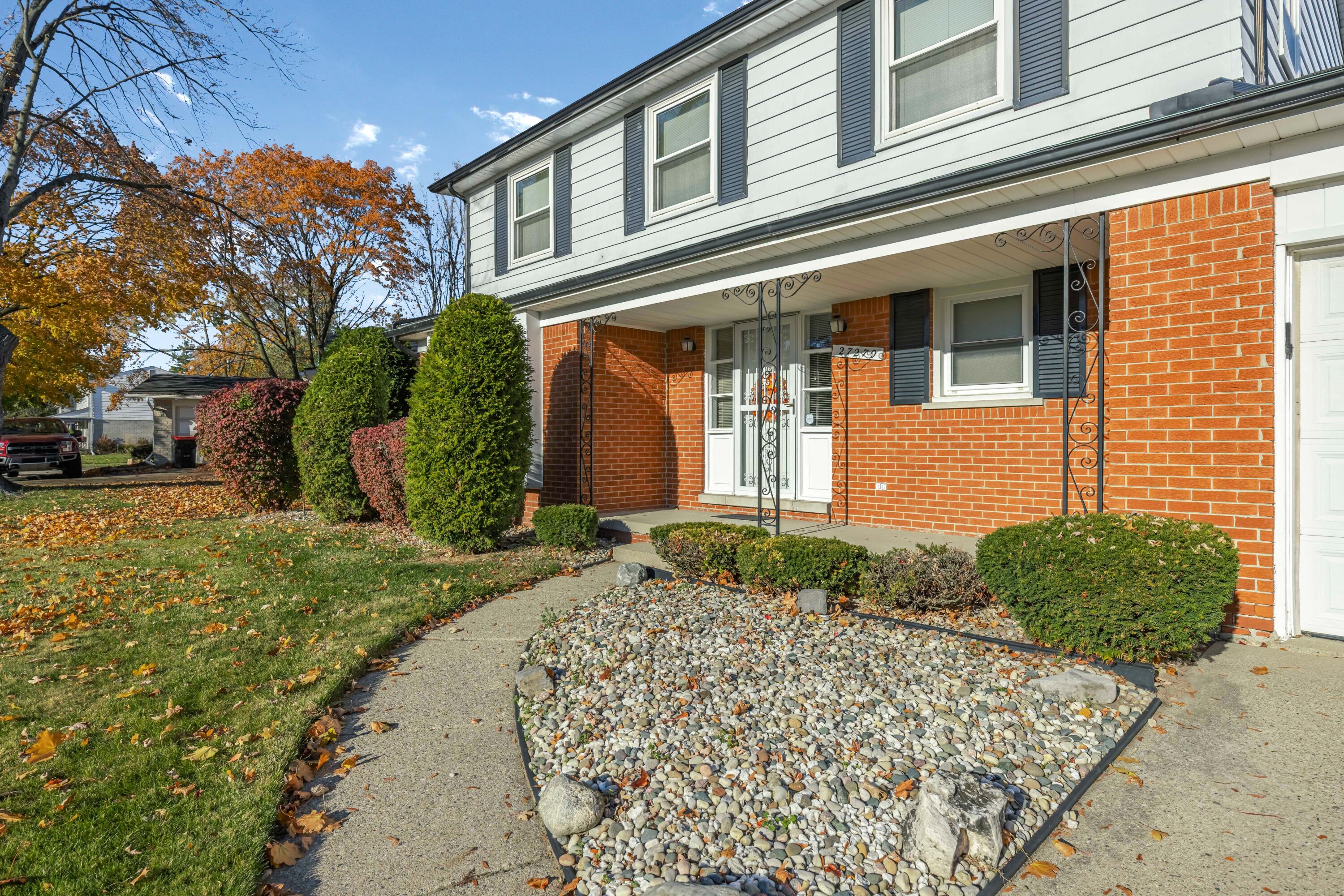 27270 Devonshire Street