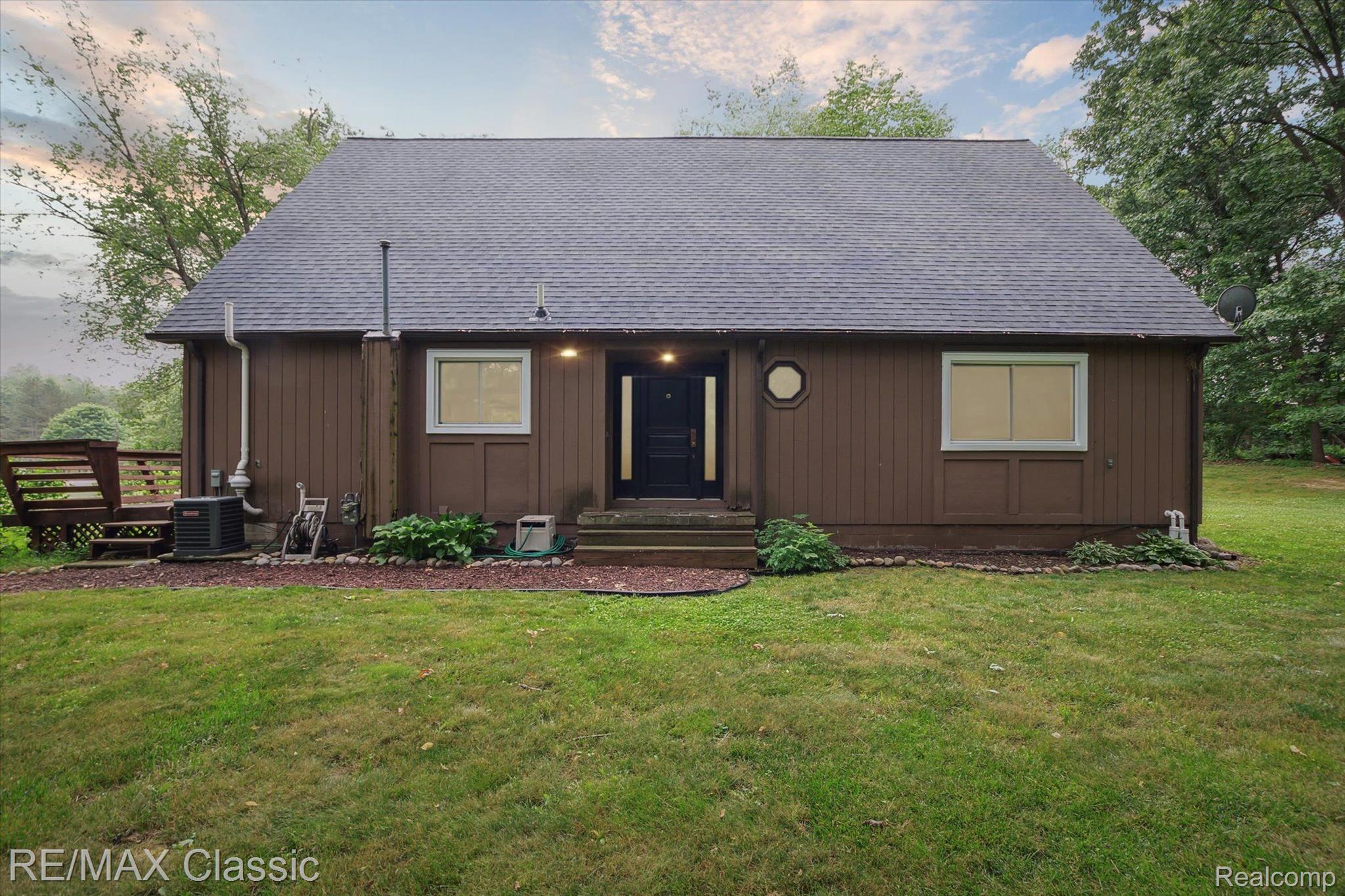 1213 PINE RIDGE Road