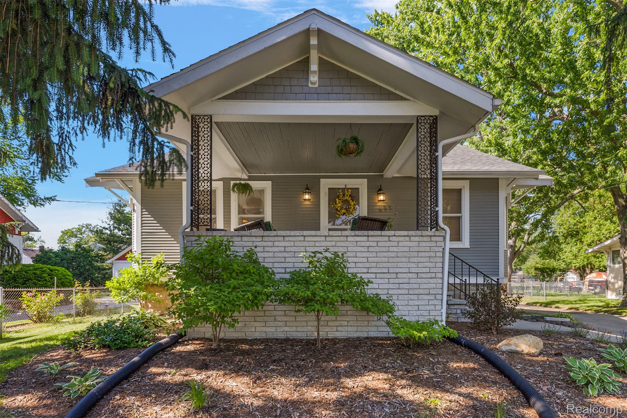 495 Lincoln Avenue