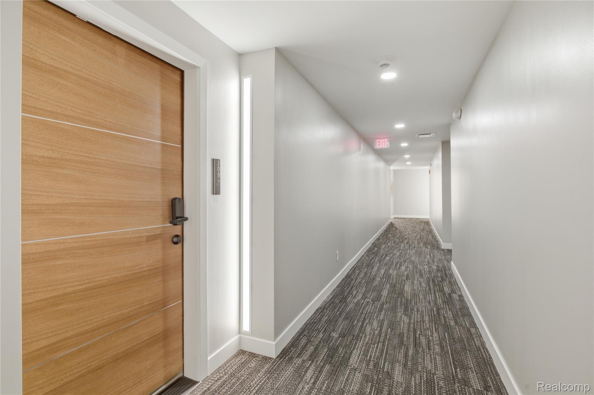 166 Oak Street 309