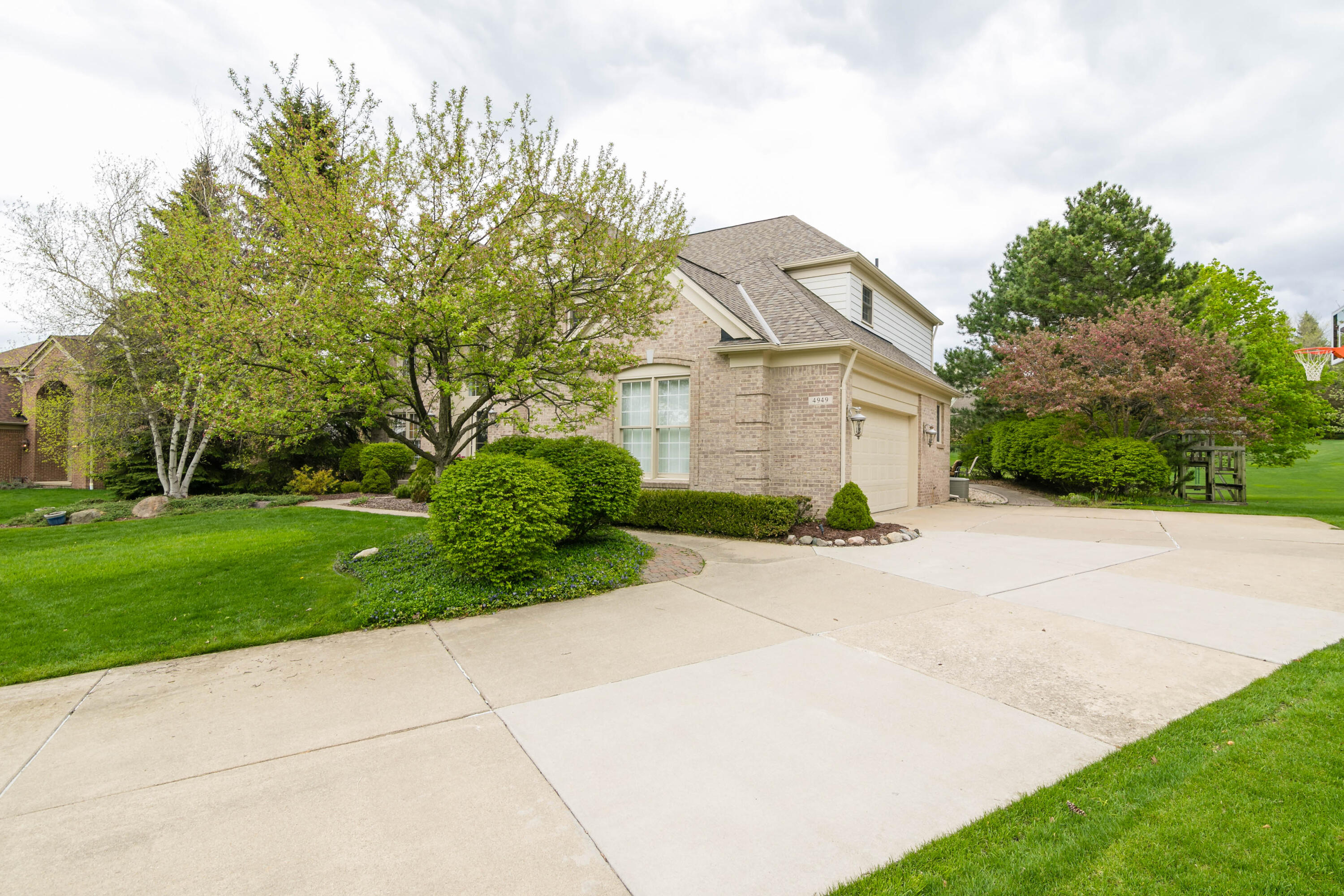 4949 Lexington Court