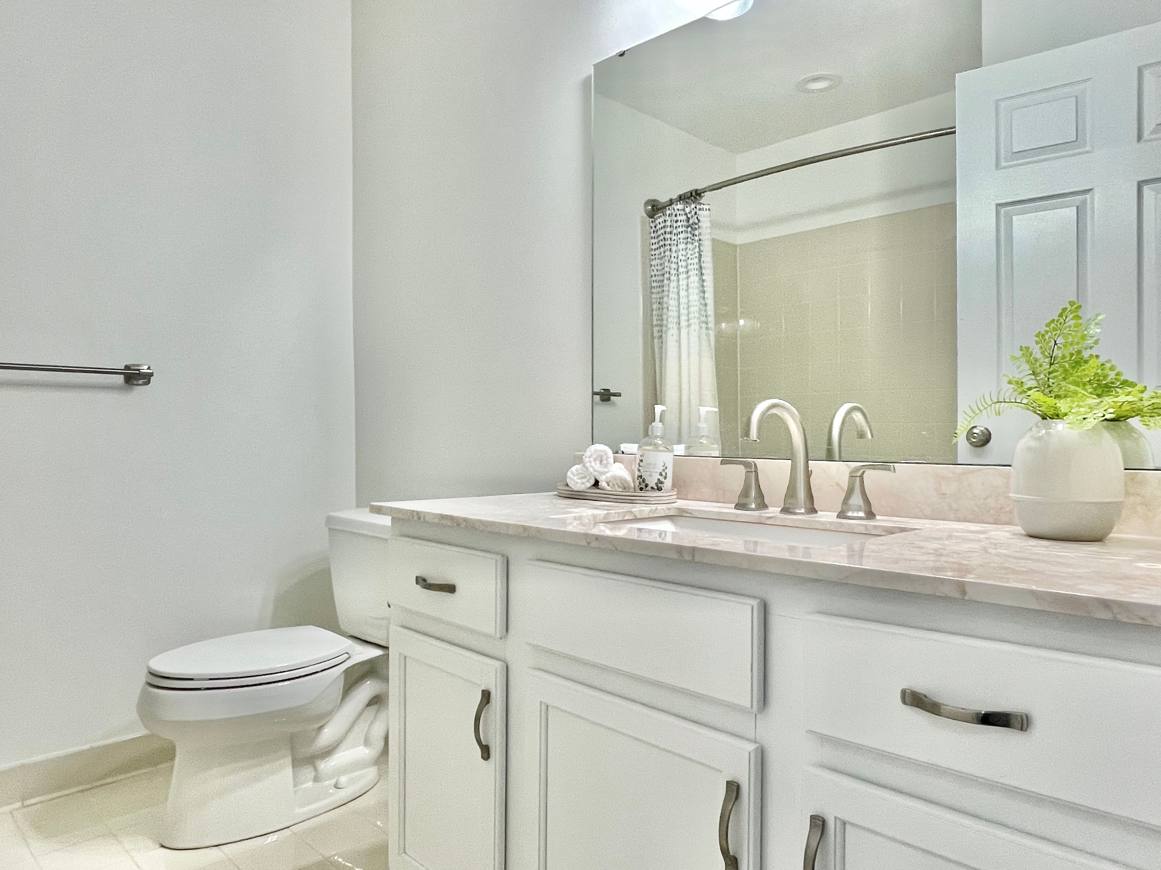 Rochester City, Michigan 48307, United States, 2 Bedrooms Bedrooms, ,2 BathroomsBathrooms,Residential,Pending,132498