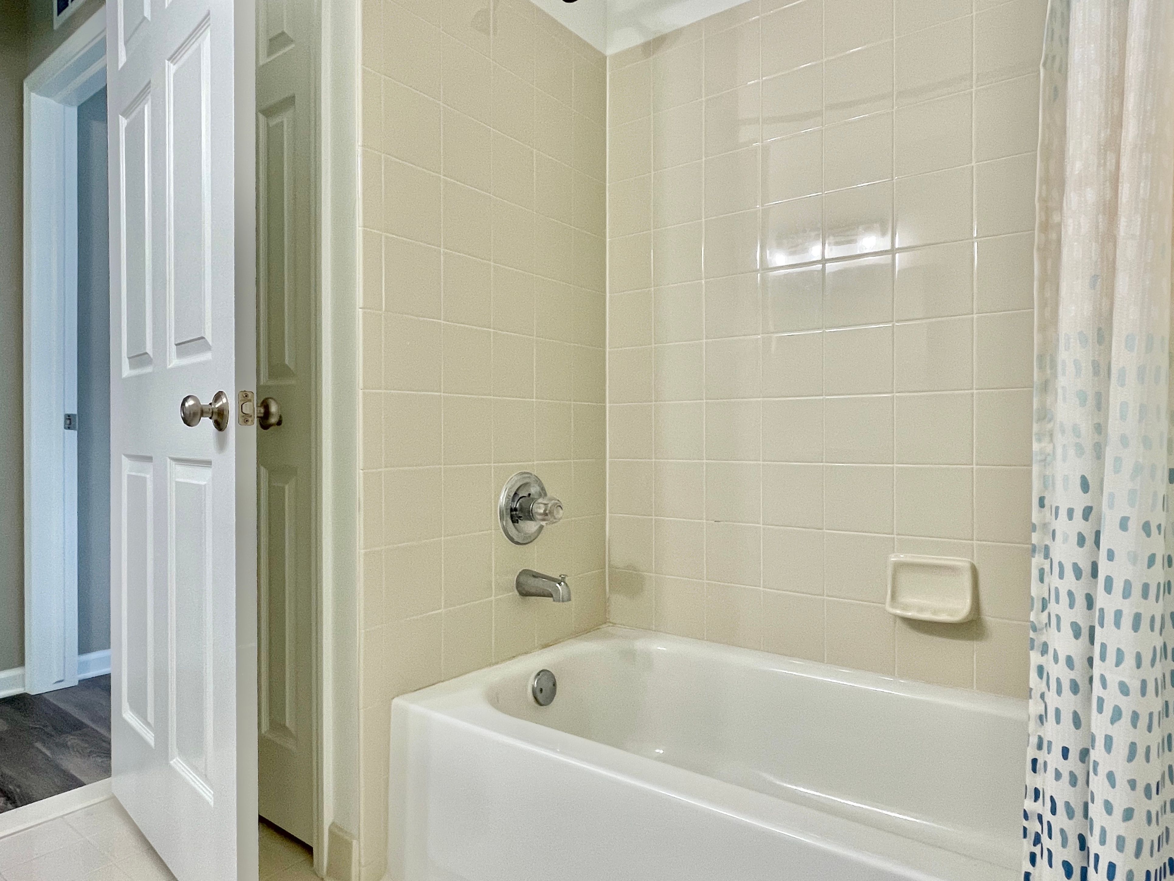 Rochester City, Michigan 48307, United States, 2 Bedrooms Bedrooms, ,2 BathroomsBathrooms,Residential,Pending,132498