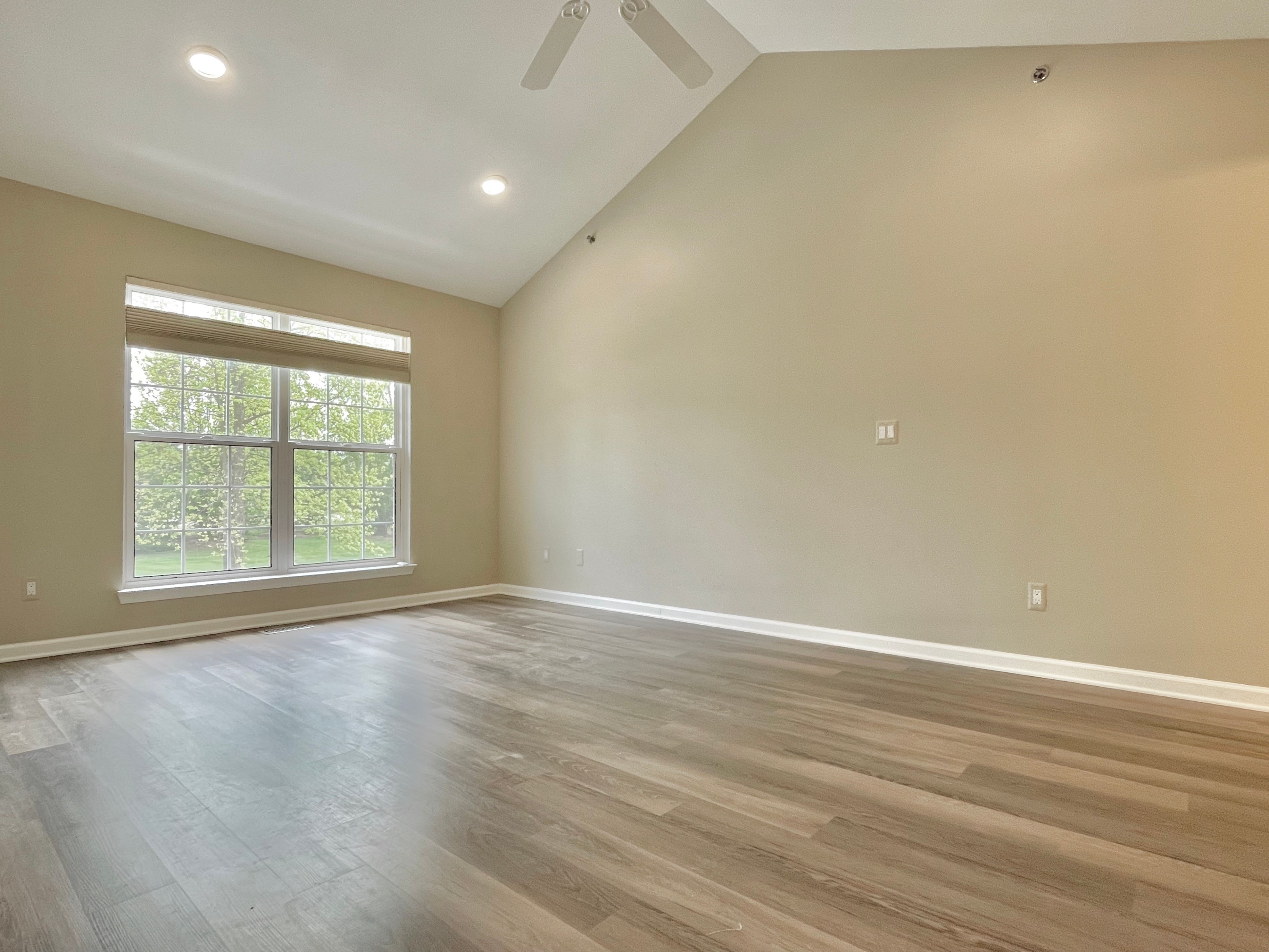 Rochester City, Michigan 48307, United States, 2 Bedrooms Bedrooms, ,2 BathroomsBathrooms,Residential,Pending,132498