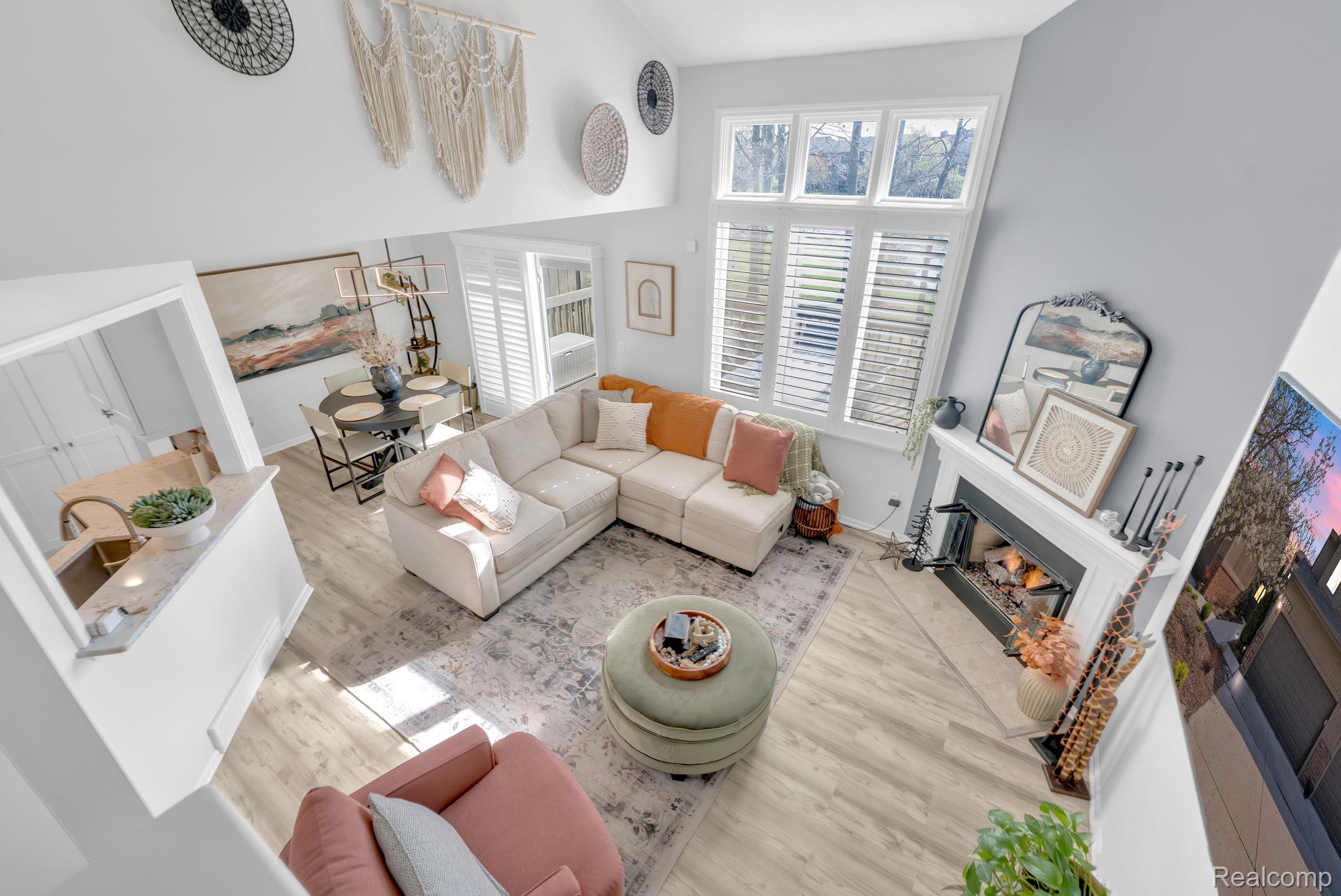 9859 Hawthorne Glen Drive