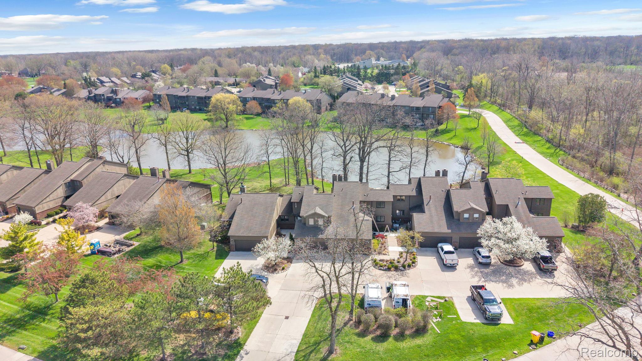 9859 Hawthorne Glen Drive