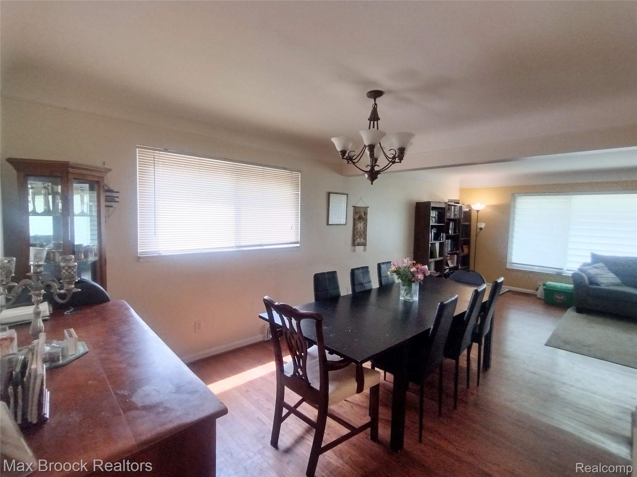 25210 Ridge Cliff Drive