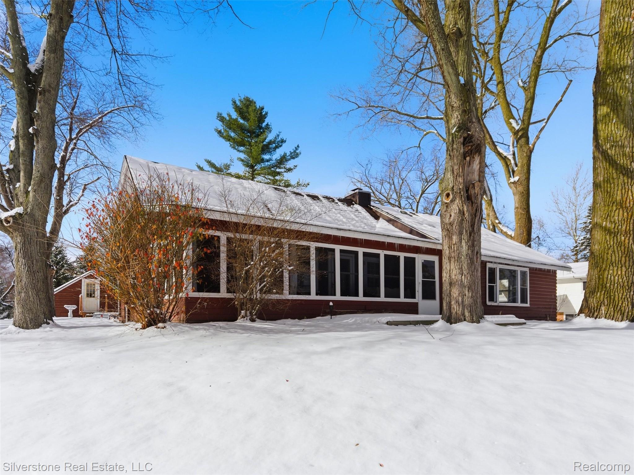 2098 Dunwoodie Street