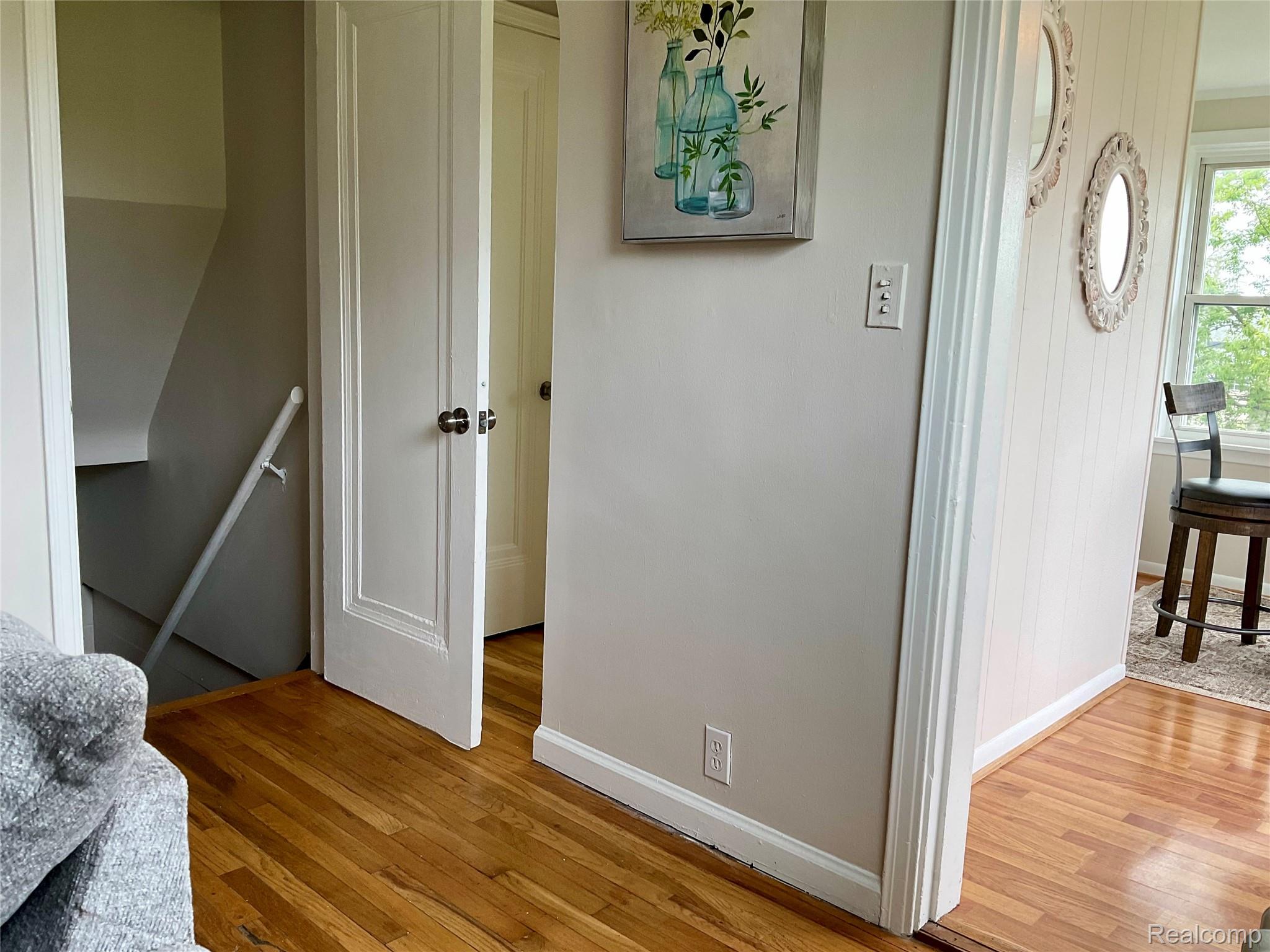 Walled Lake City, Michigan 48390, United States, 2 Bedrooms Bedrooms, ,1 BathroomBathrooms,Residential,Active,132475