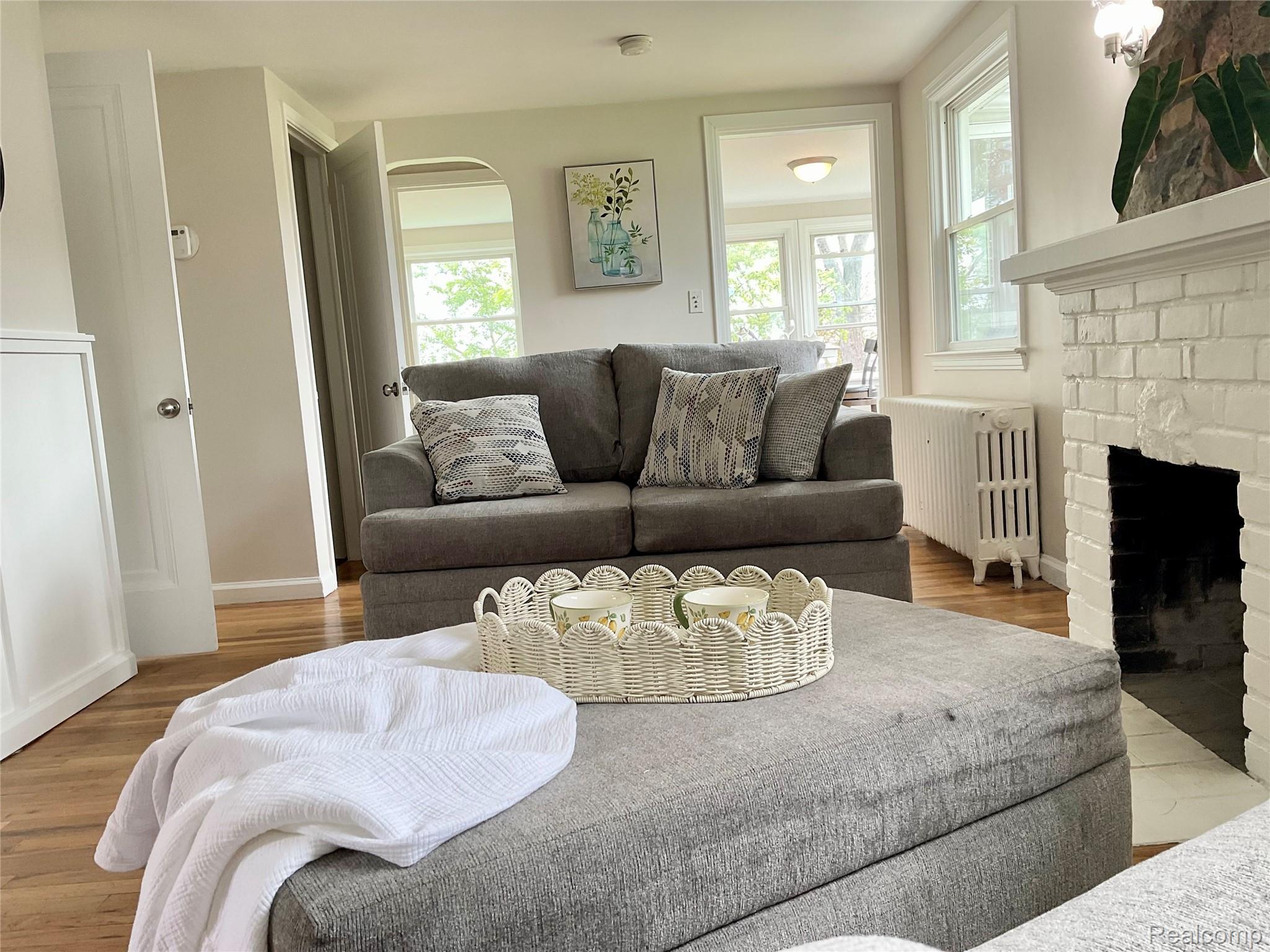 Walled Lake City, Michigan 48390, United States, 2 Bedrooms Bedrooms, ,1 BathroomBathrooms,Residential,Active,132475