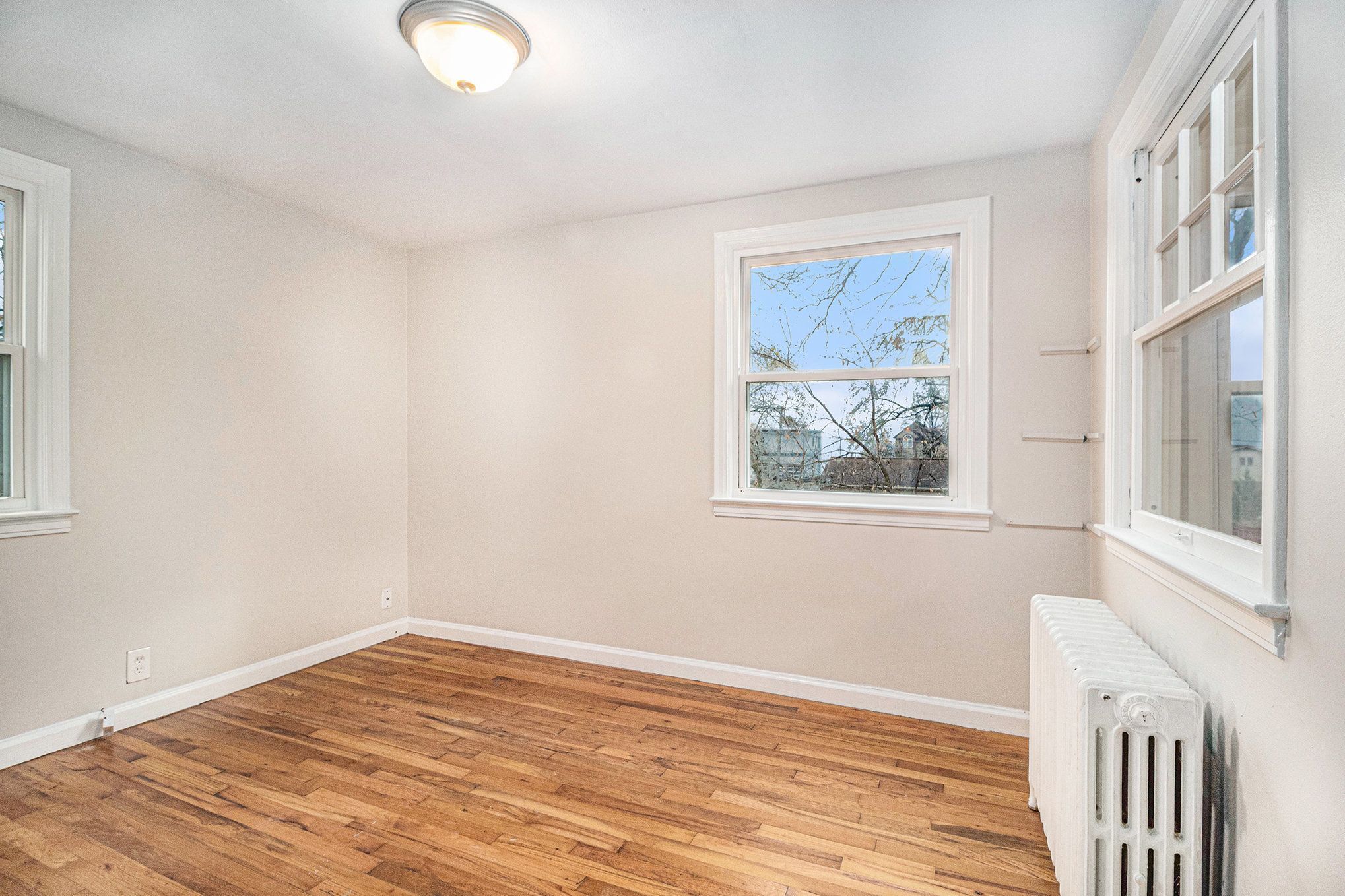 Walled Lake City, Michigan 48390, United States, 2 Bedrooms Bedrooms, ,1 BathroomBathrooms,Residential,Active,132475