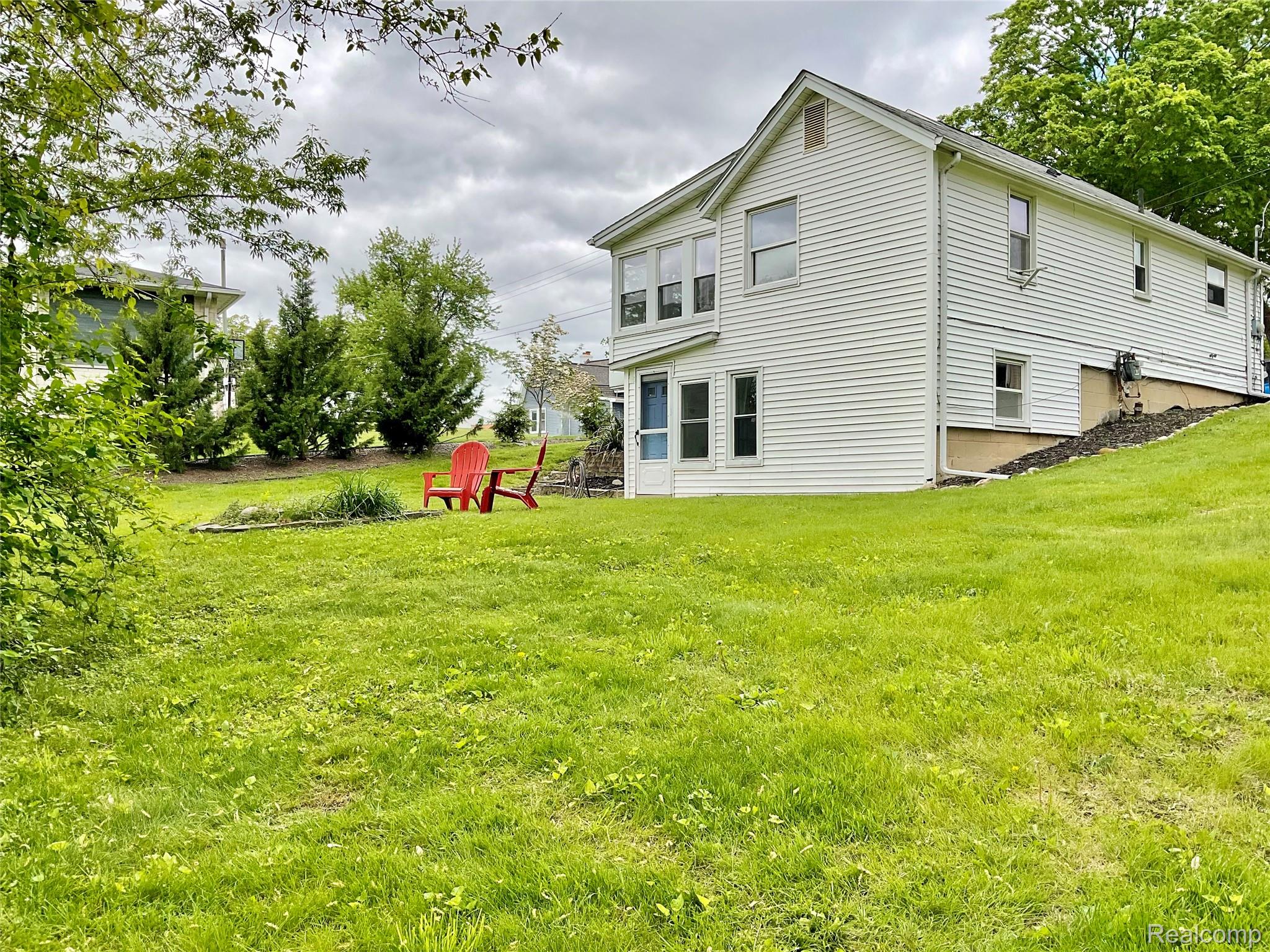 Walled Lake City, Michigan 48390, United States, 2 Bedrooms Bedrooms, ,1 BathroomBathrooms,Residential,Active,132475