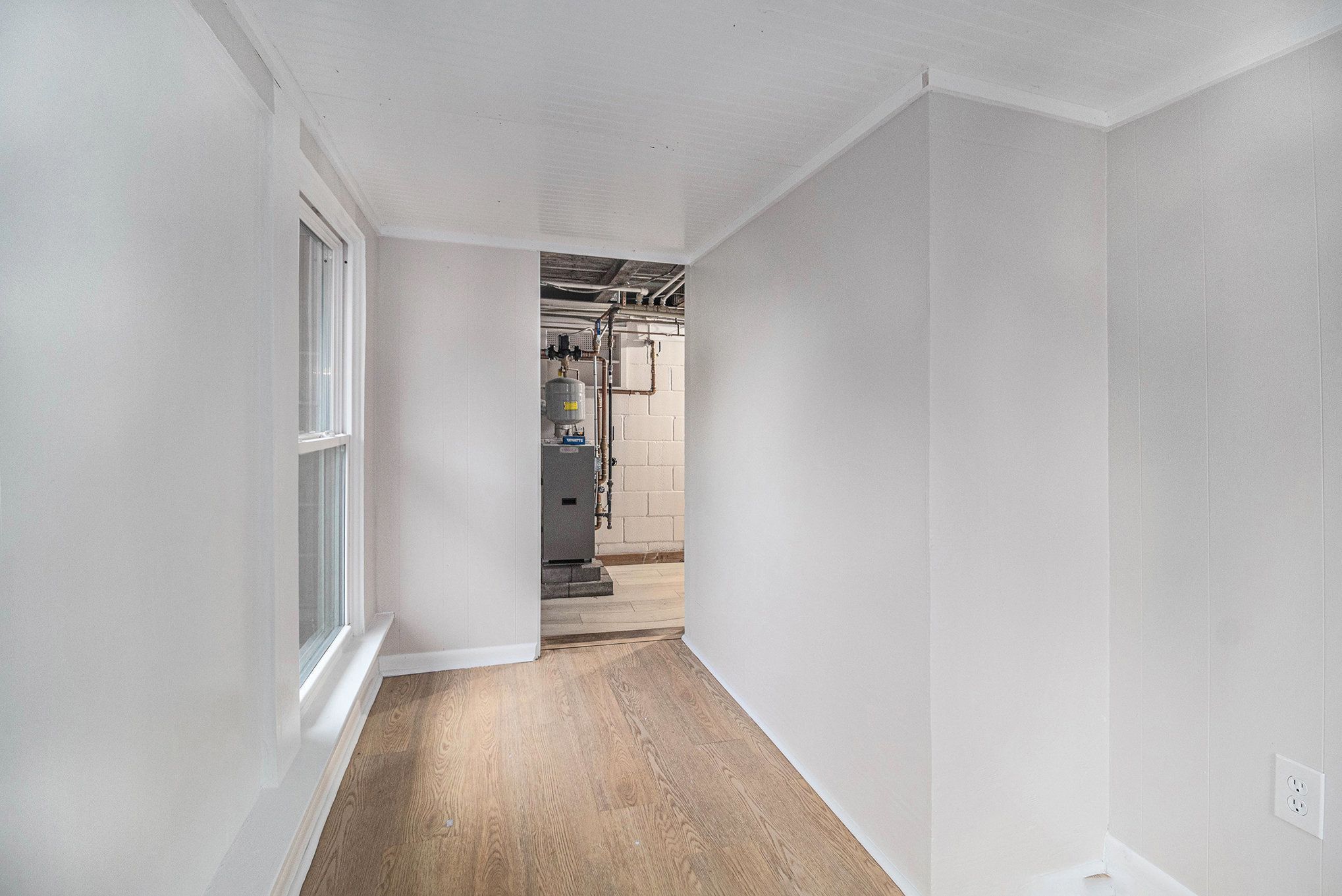 Walled Lake City, Michigan 48390, United States, 2 Bedrooms Bedrooms, ,1 BathroomBathrooms,Residential,Active,132475