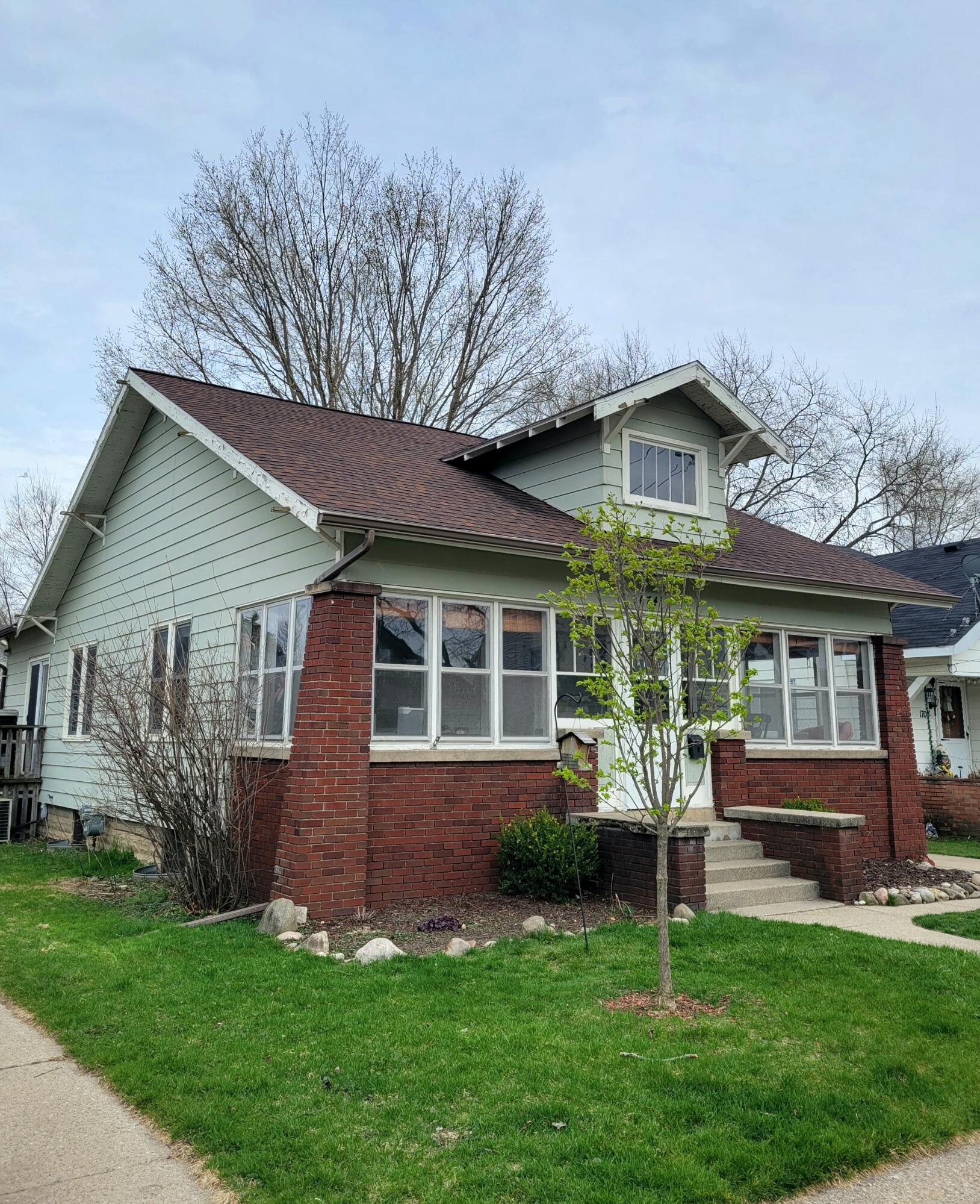 1674 Cleveland Avenue SW