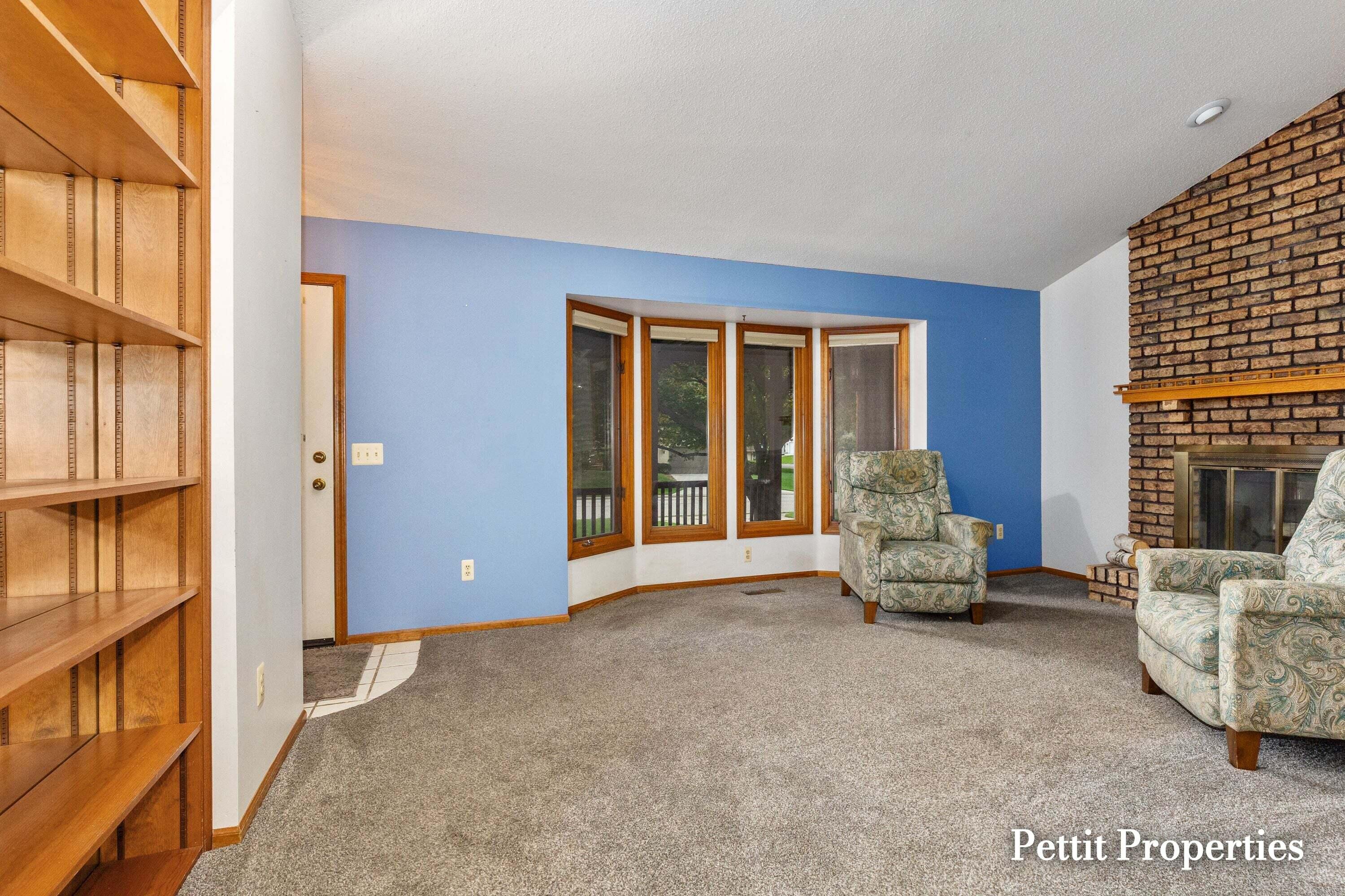 1687 Oakvale Drive SW