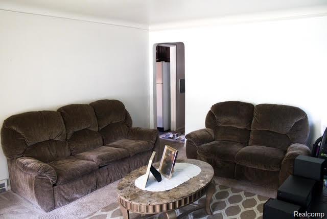 15605 Carlisle
