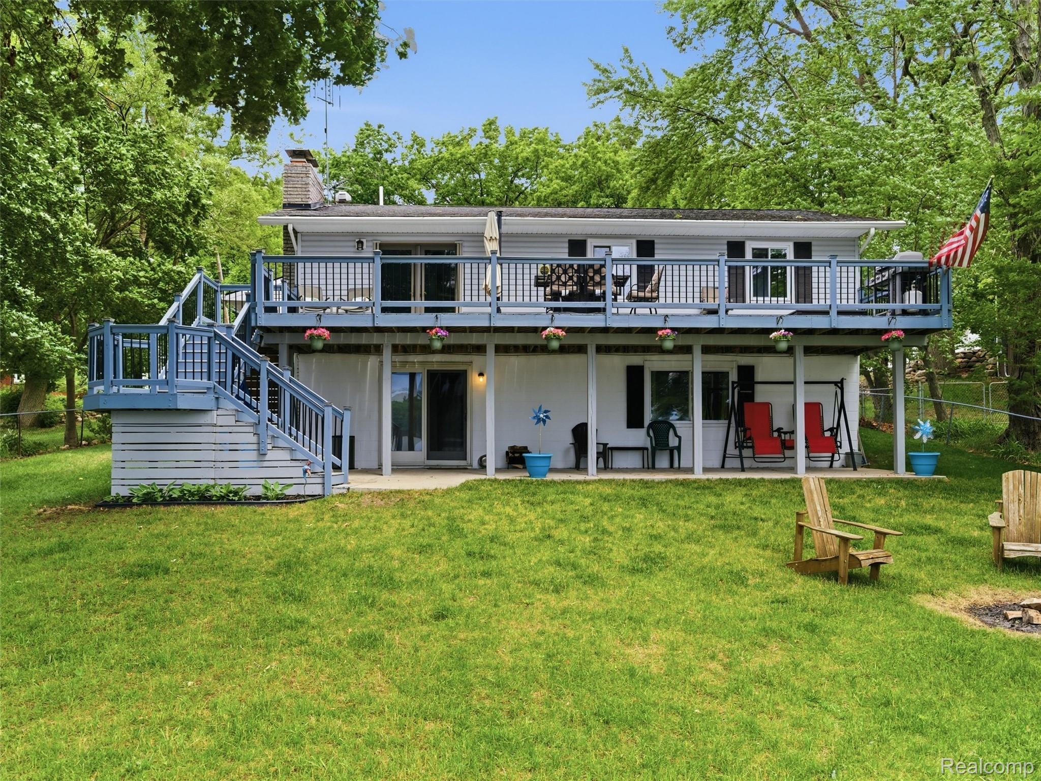 258 Lakeside Drive