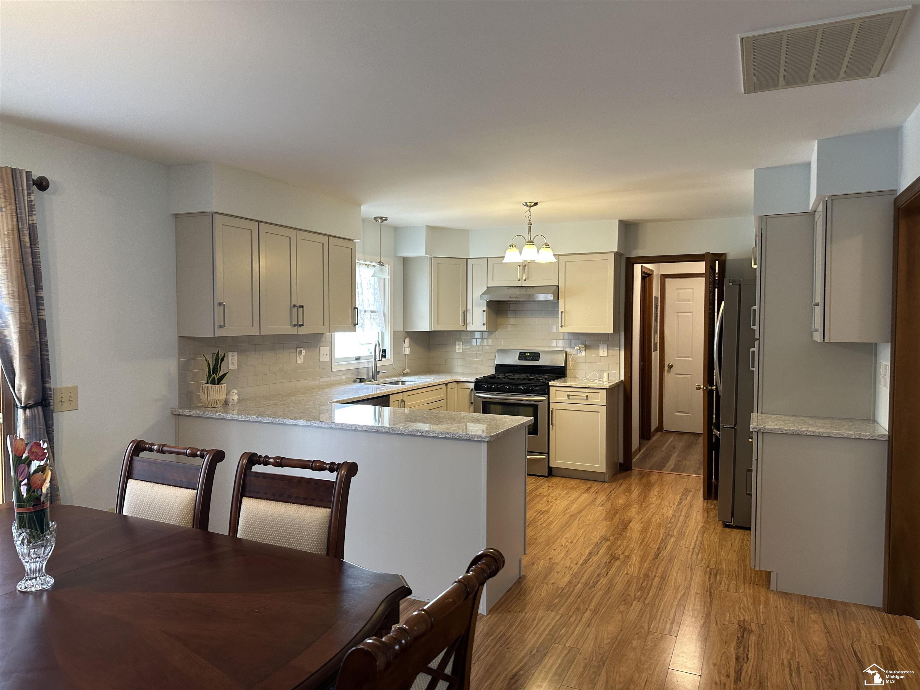 3379 Orchardale Street