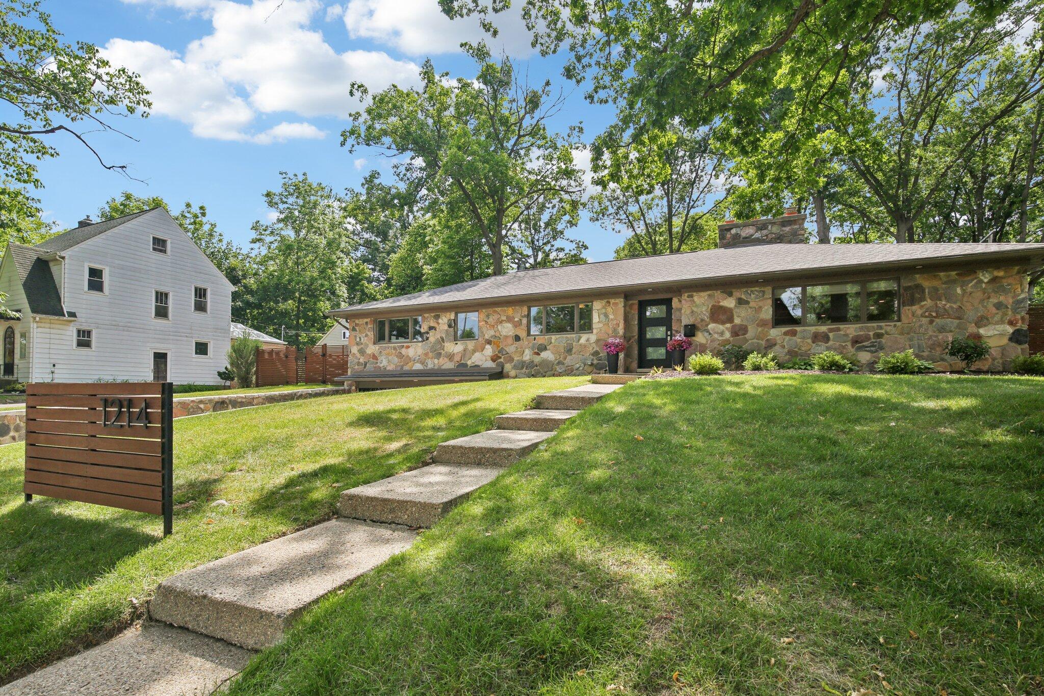 1214 S 7th Street