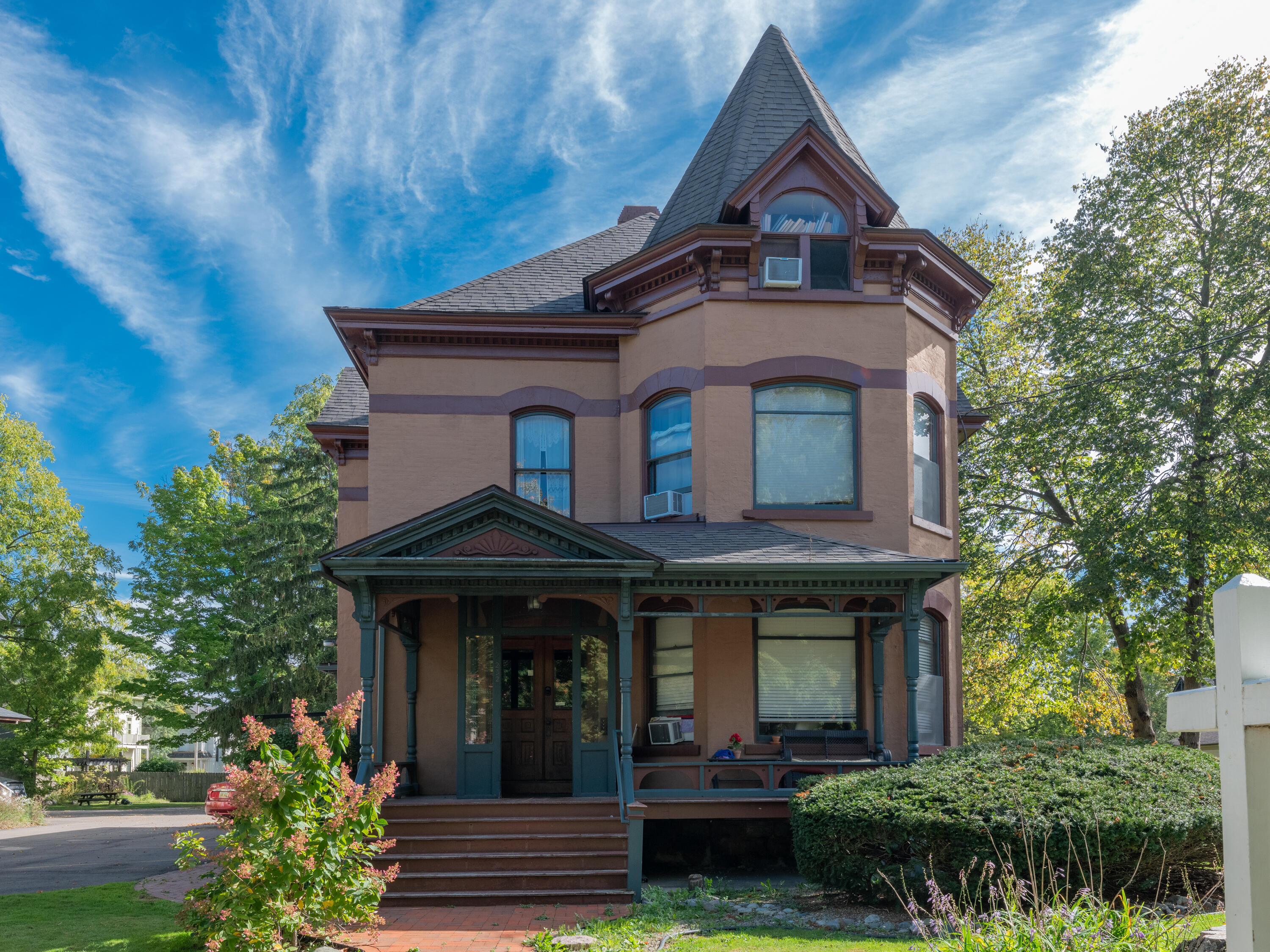 232 Woodward Ave-103