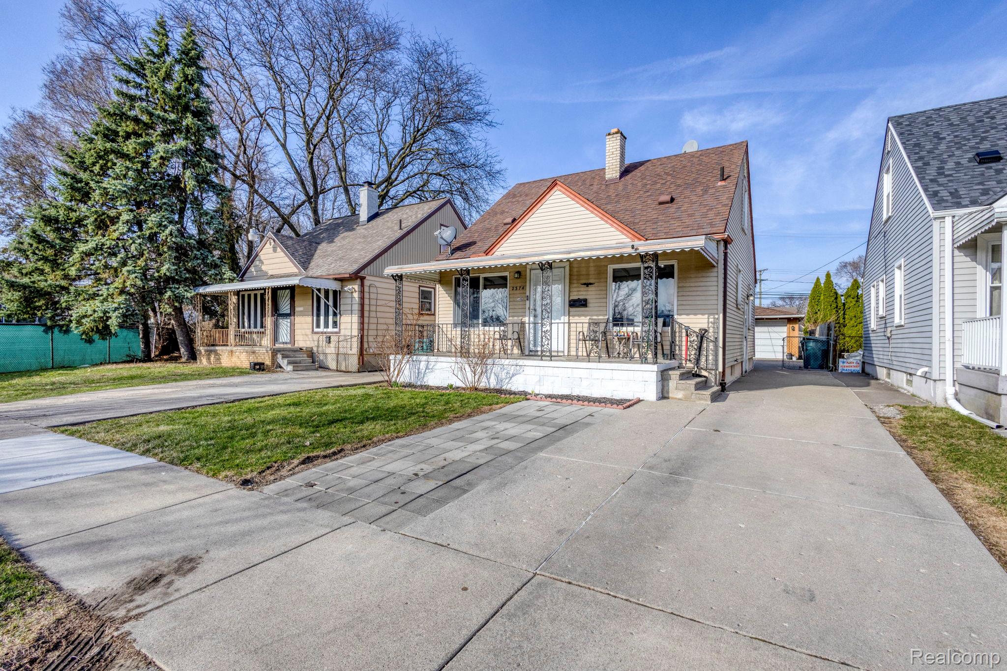 2374 Detroit Avenue