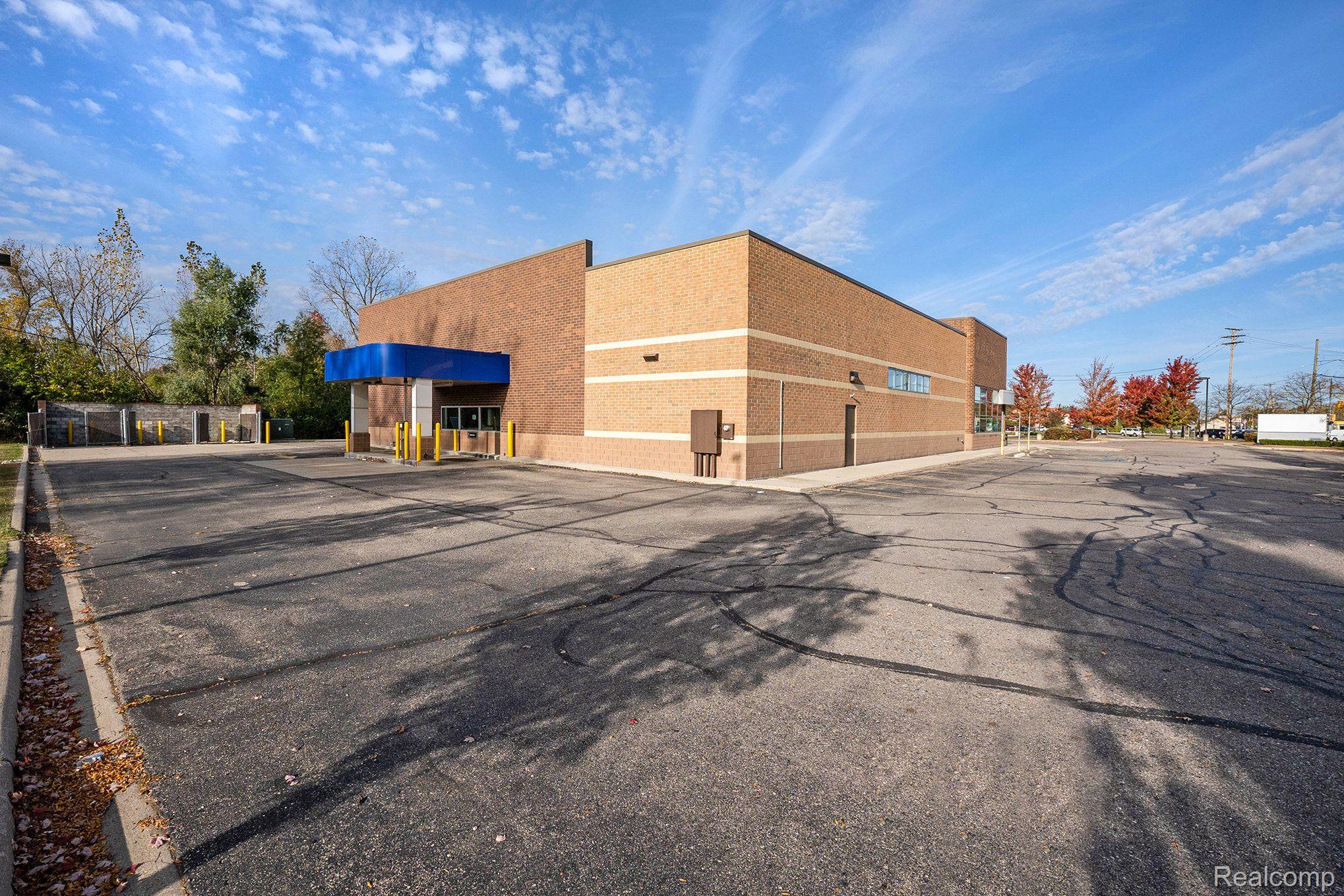 3273 W HURON Street