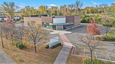 3273 W HURON Street Waterford Charter Township MI 48328